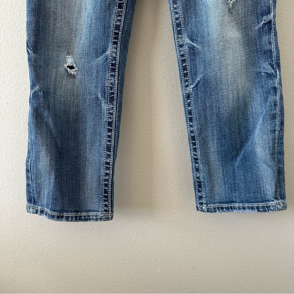 Miss Me Blue Straight Distressed Low/Mid Rise Capris/Short Jeans Waist Size 28 - Picture 5 of 16